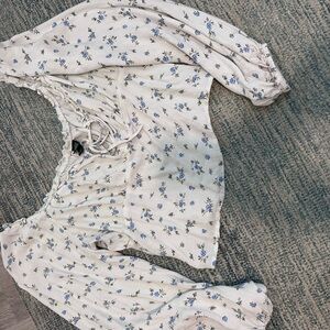 Wild Fable Floral Blouse in Cream and Blue